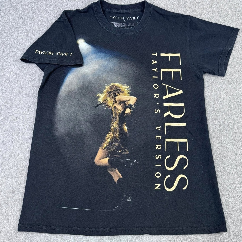 Taylor Swift Fearless Taylor's Version Graphic TShirt‎ Tour Women's Size Small
